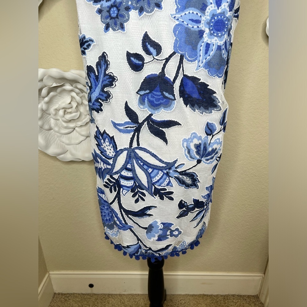 Entro Sleeveless White & Blue Floral Pom Pom Hemline Dress Size Large - Picture 12 of 13